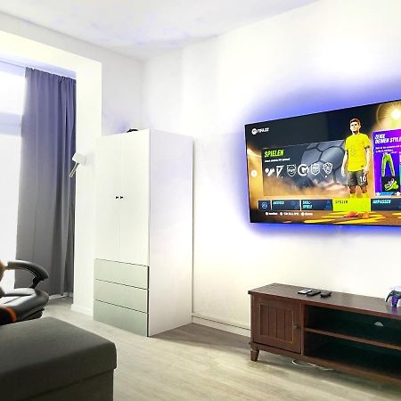 Jaybnb - Gaming Apartment Ps5 65 Zoll 4K Tv Wohnung Mit Balkon Dortmund Exteriör bild