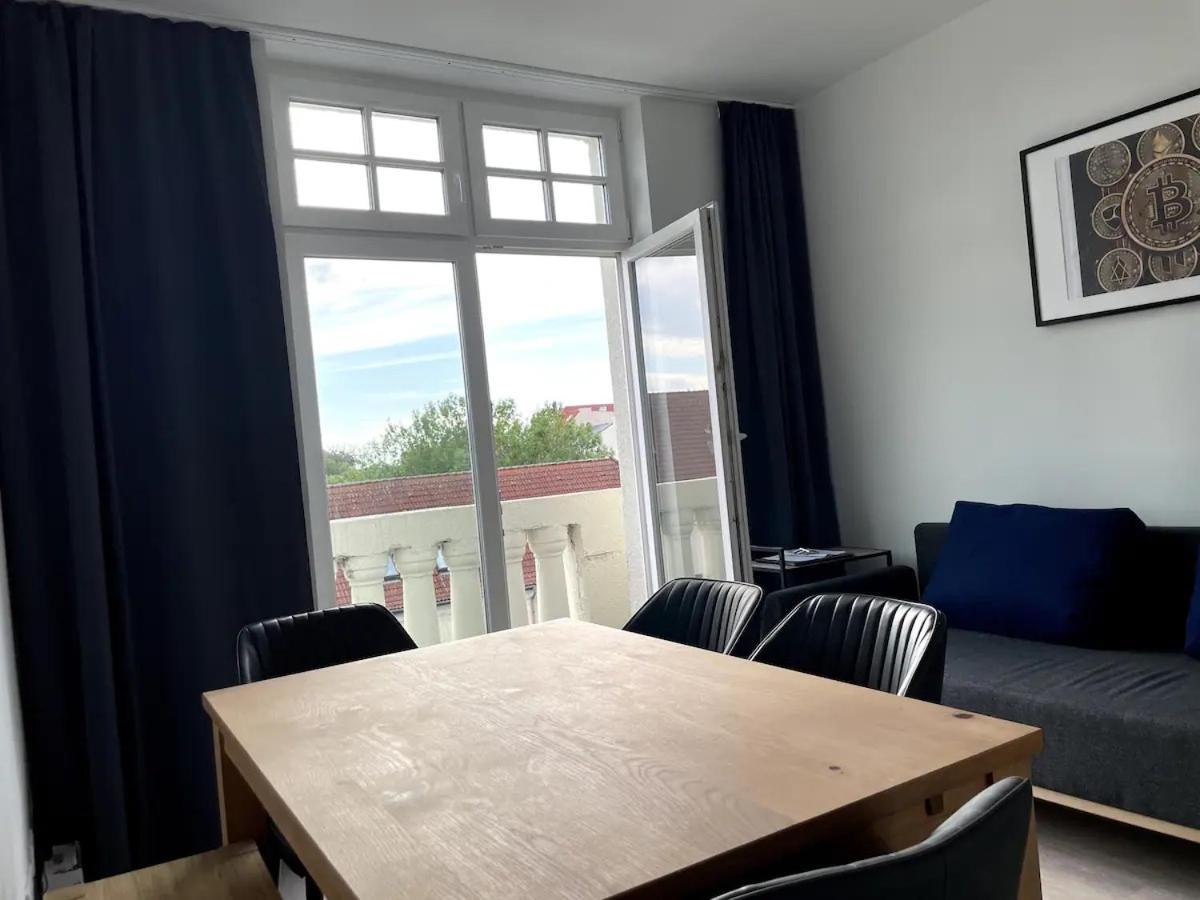 Jaybnb - Gaming Apartment Ps5 65 Zoll 4K Tv Wohnung Mit Balkon Dortmund Exteriör bild